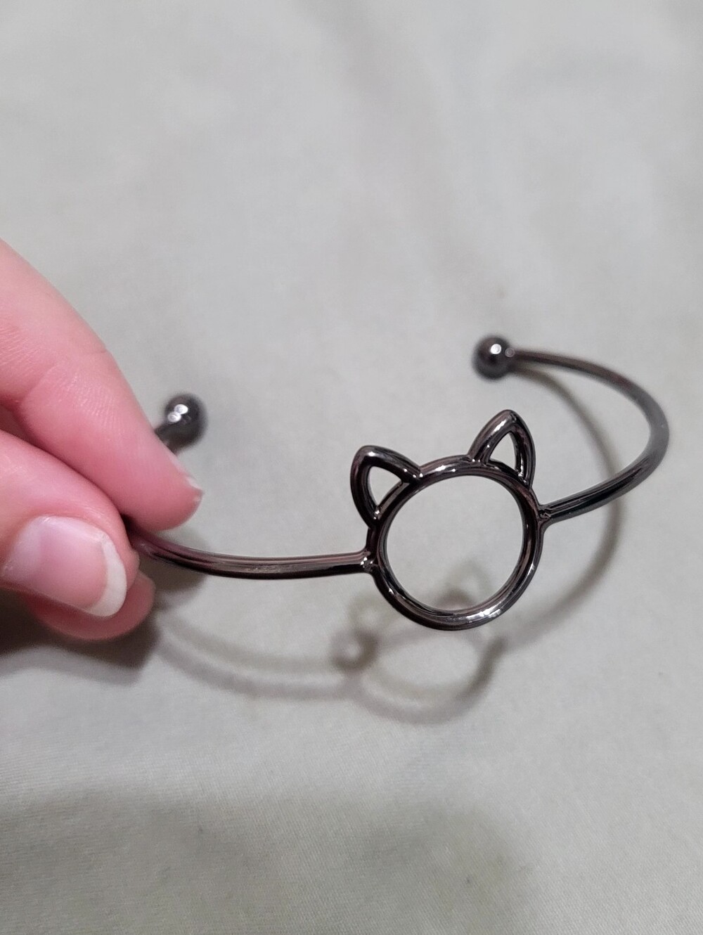 Kitty Cuff Bracelet - Picture 3 of 3